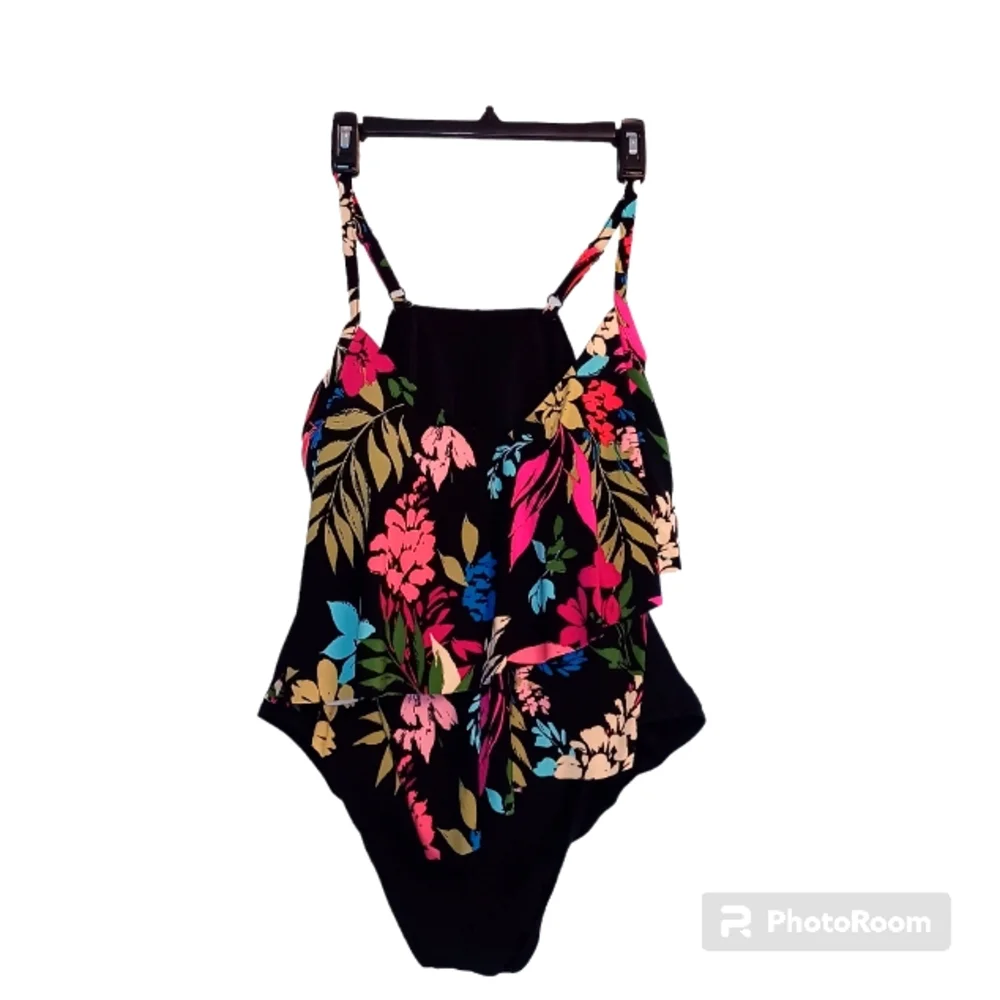 AQUA GREEN PLUS SIZE 24W Swim Suit NWOT